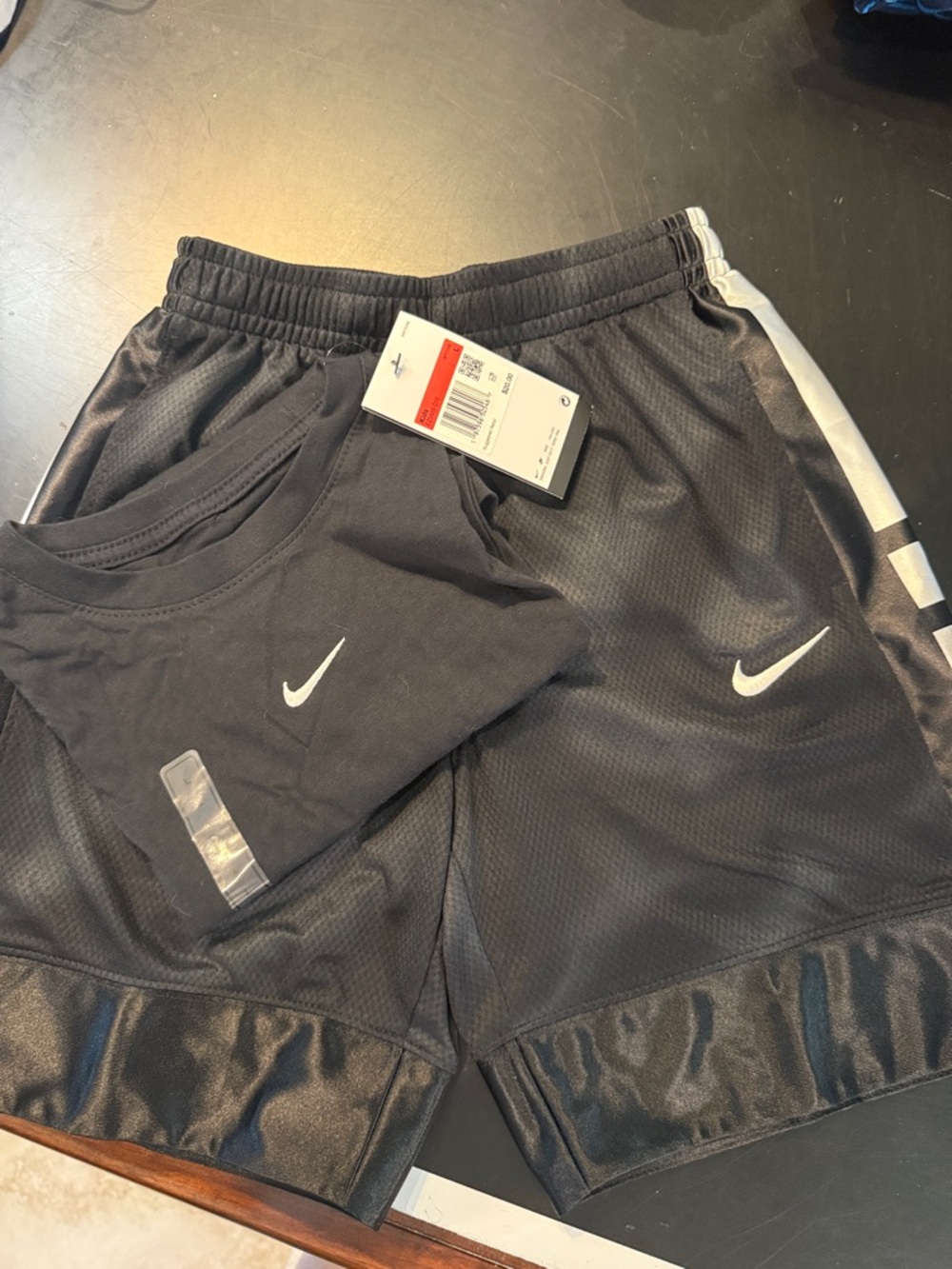 BUNDLE OF KIDS SS TEE SHIRT AND LOOSE FIT Nike Black Kids' Athletic Shorts NWT